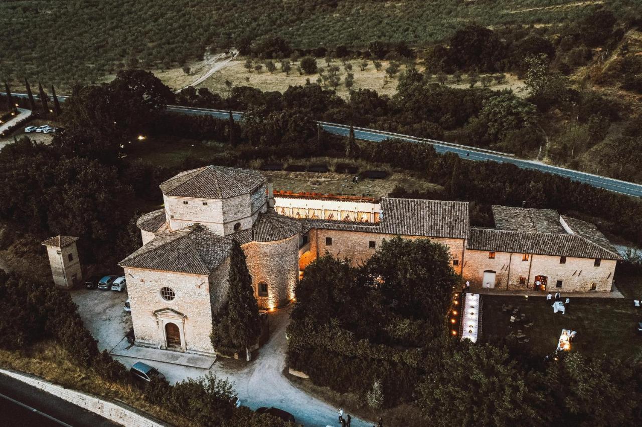 Chiesatonda Resort Spello Exterior foto