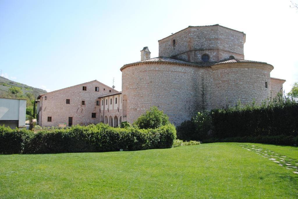 Chiesatonda Resort Spello Exterior foto